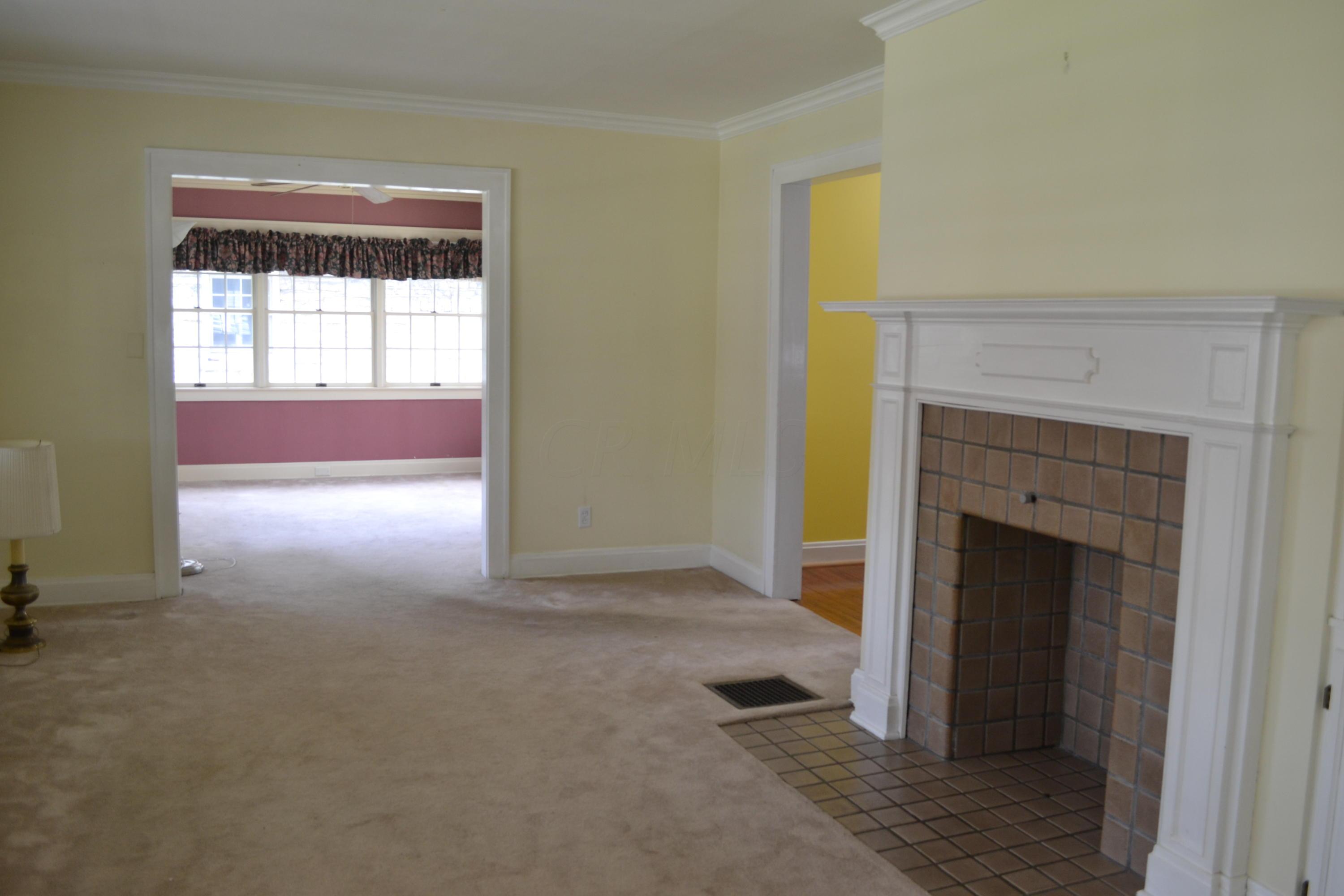1699 Andover Road Columbus, OH 43212 - Photo 4 of 17