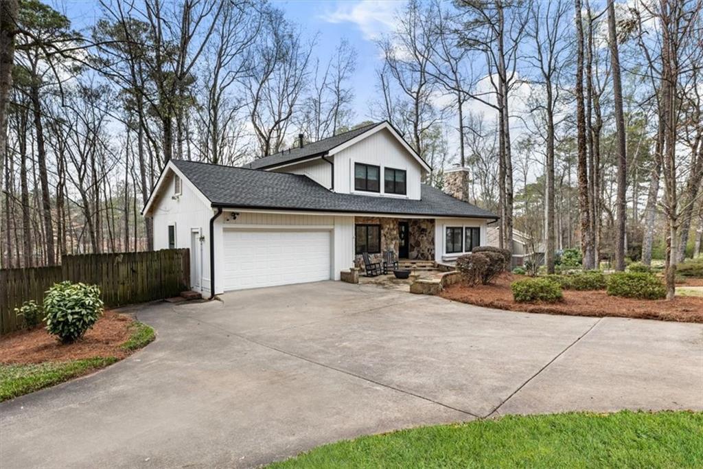 2415 Roxburgh Drive Roswell, GA 30076 - Photo 3 of 62