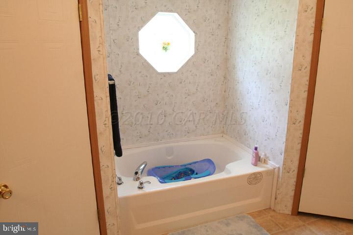 10323 Henry Road Berlin, MD 21811 - Photo 8 of 14 Gallery Image 8