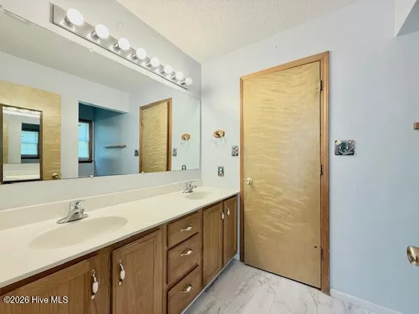 $2,150 | 1215 Willow Springs Drive West, Richlands, NC 28574