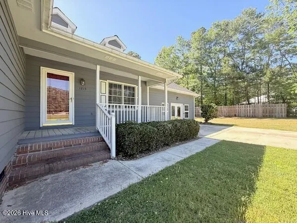 $2,150 | 1215 Willow Springs Drive West, Richlands, NC 28574