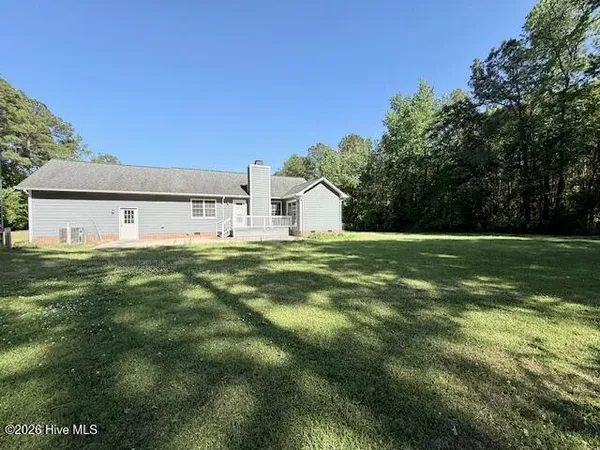 $2,150 | 1215 Willow Springs Drive West, Richlands, NC 28574