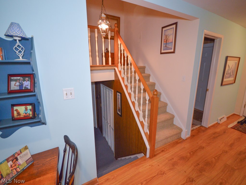 1028 Millridge Road Cleveland, OH 44143 - Photo 6 of 25
