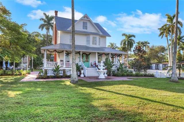$938,880 | 2582 First Street, Fort Myers, FL 33901