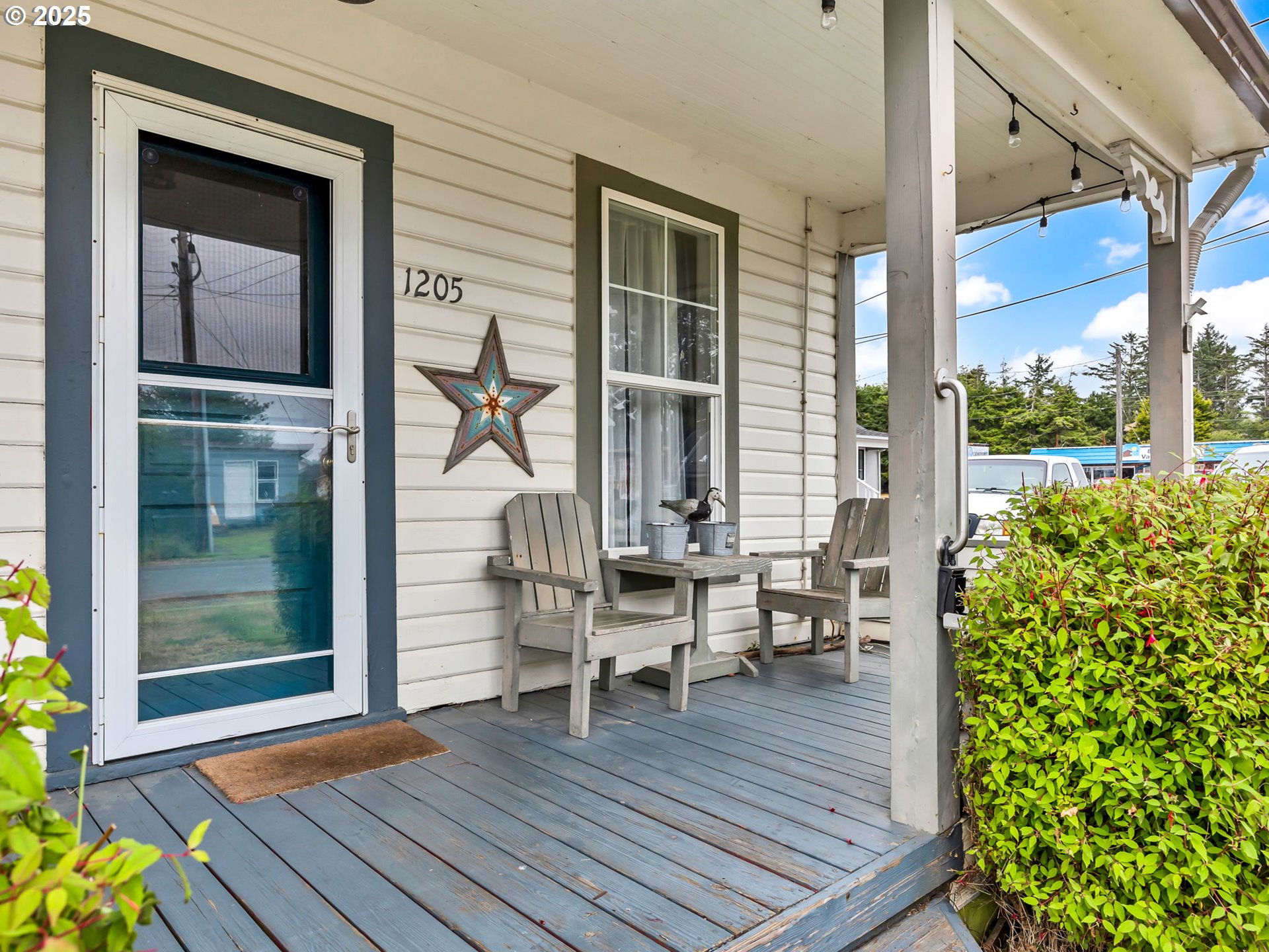 1205 49th Street Seaview, WA 98644 - Photo 3 of 38