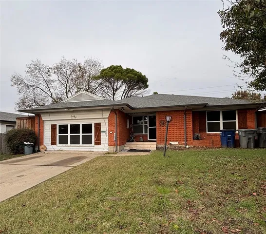 $2,300 | 2605 San Medina Avenue, Dallas, TX 75228