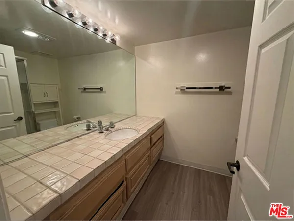 $8,723 | 555 South Barrington Avenue, Unit 223, Los Angeles, CA 90049