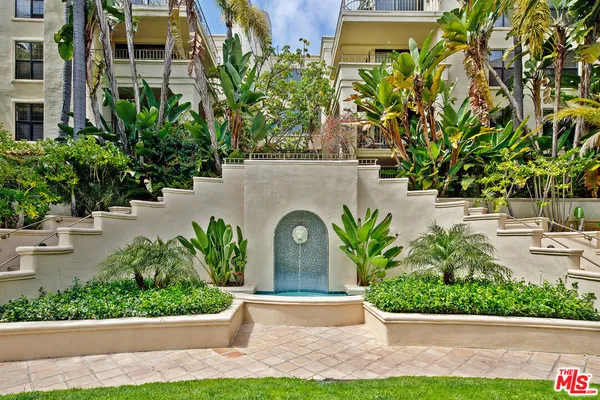 $8,723 | 555 South Barrington Avenue, Unit 223, Los Angeles, CA 90049