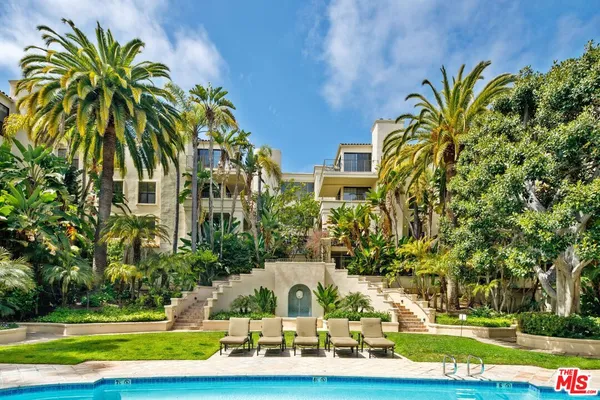 $8,723 | 555 South Barrington Avenue, Unit 223, Los Angeles, CA 90049