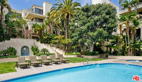 $8,723 | 555 South Barrington Avenue, Unit 223, Los Angeles, CA 90049