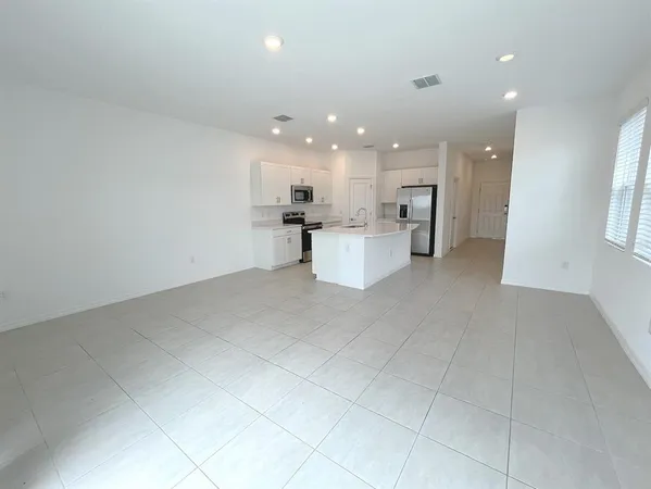 $2,150 | 11832 Glenside Terrace, Palmetto, FL 34221