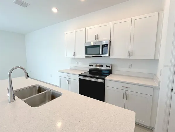 $2,150 | 11832 Glenside Terrace, Palmetto, FL 34221