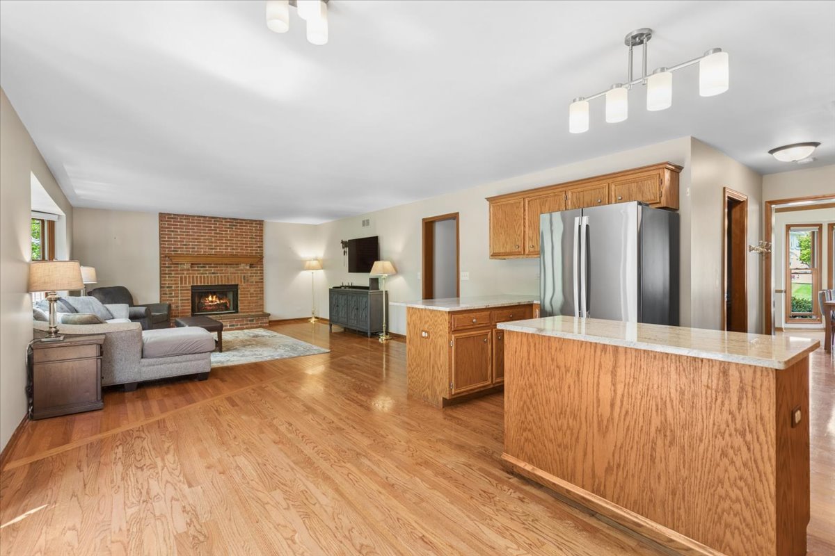 2228 Snapdragon Road Naperville, IL 60564 - Photo 11 of 39 Gallery Image 11