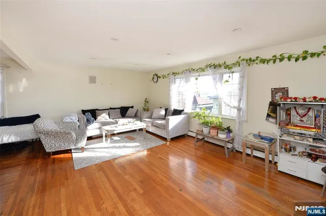 $3,250 | 100 Eastern Way, Rutherford, NJ 07070