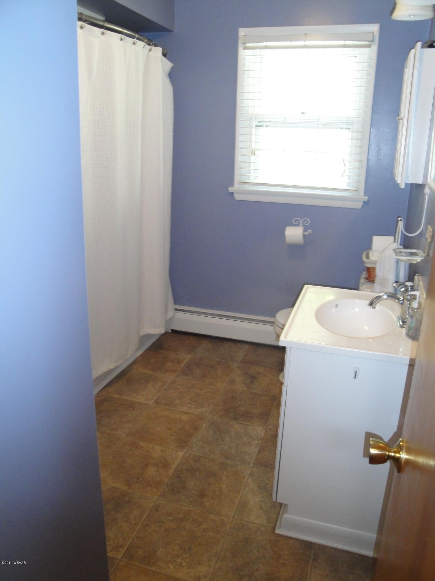 2001 Bloomingrove Road Williamsport, PA 17701 - Photo 15 of 22 Full Bath