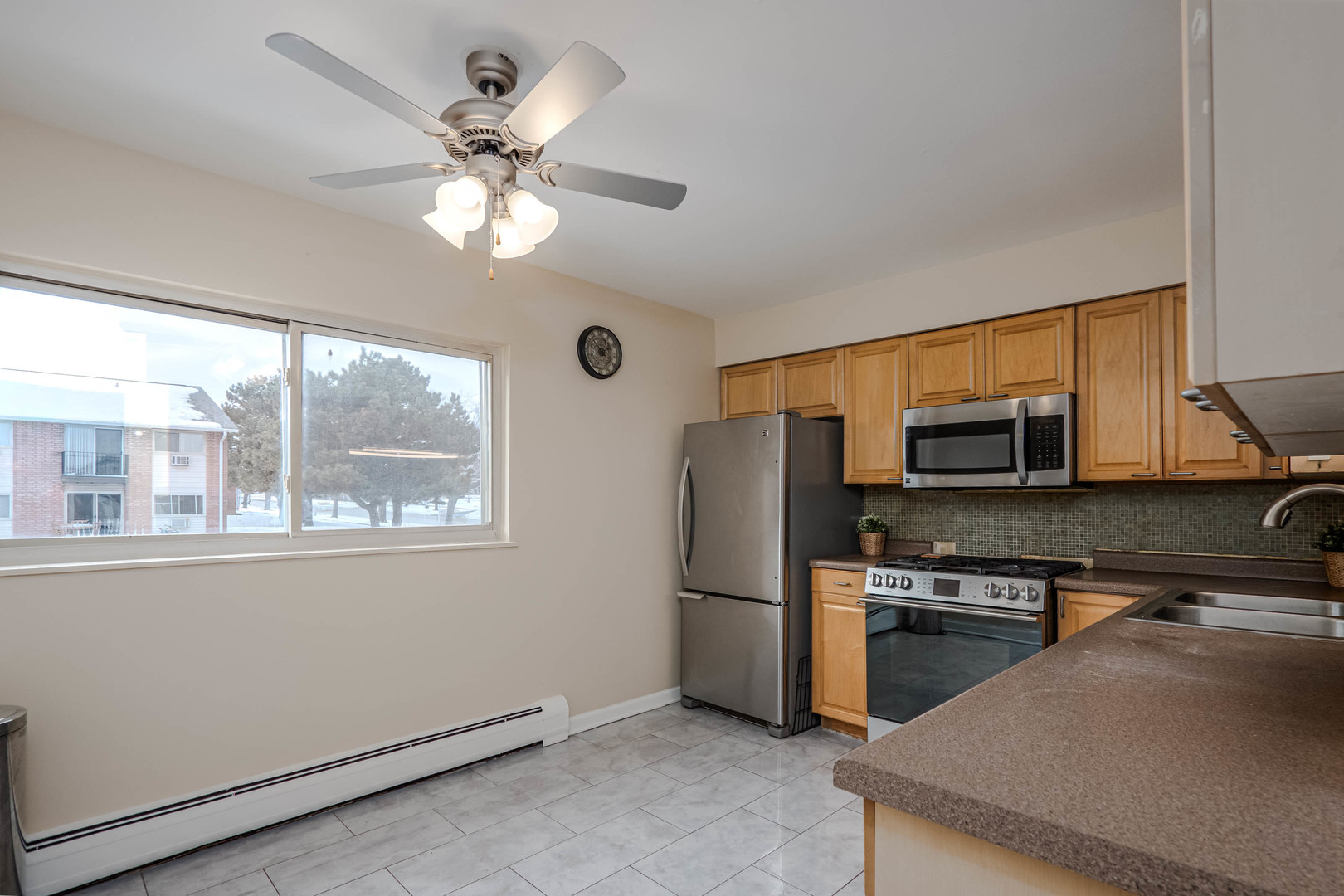 685 East Fullerton Avenue, Unit 201 Glendale Heights, IL 60139 - Photo 11 of 19