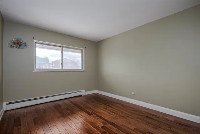 $1,800 | 685 East Fullerton Avenue, Unit 201, Glendale Heights, IL 60139