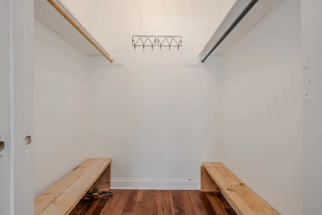 $1,800 | 685 East Fullerton Avenue, Unit 201, Glendale Heights, IL 60139