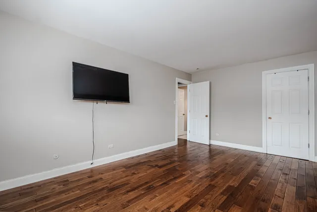 $1,800 | 685 East Fullerton Avenue, Unit 201, Glendale Heights, IL 60139