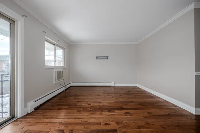 $1,800 | 685 East Fullerton Avenue, Unit 201, Glendale Heights, IL 60139