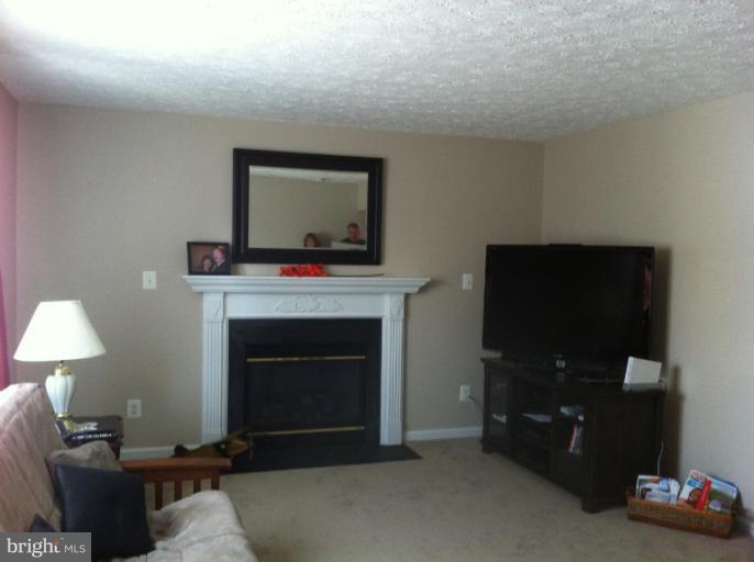 461 Manor Road Aberdeen, MD 21001 - Photo 19 of 25 Family Room