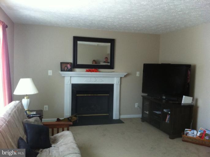 461 Manor Road Aberdeen, MD 21001 - Photo 10 of 25 Family Room