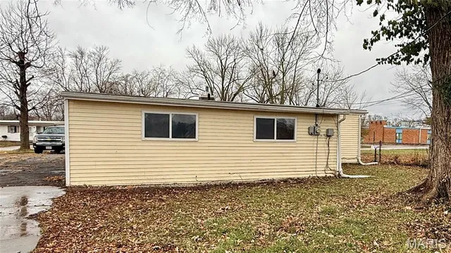 $85,000 | 305 East 5th Street, Cahokia, IL 62206