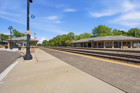$498,500 | 5148 Lincoln Avenue, Lisle, IL 60532