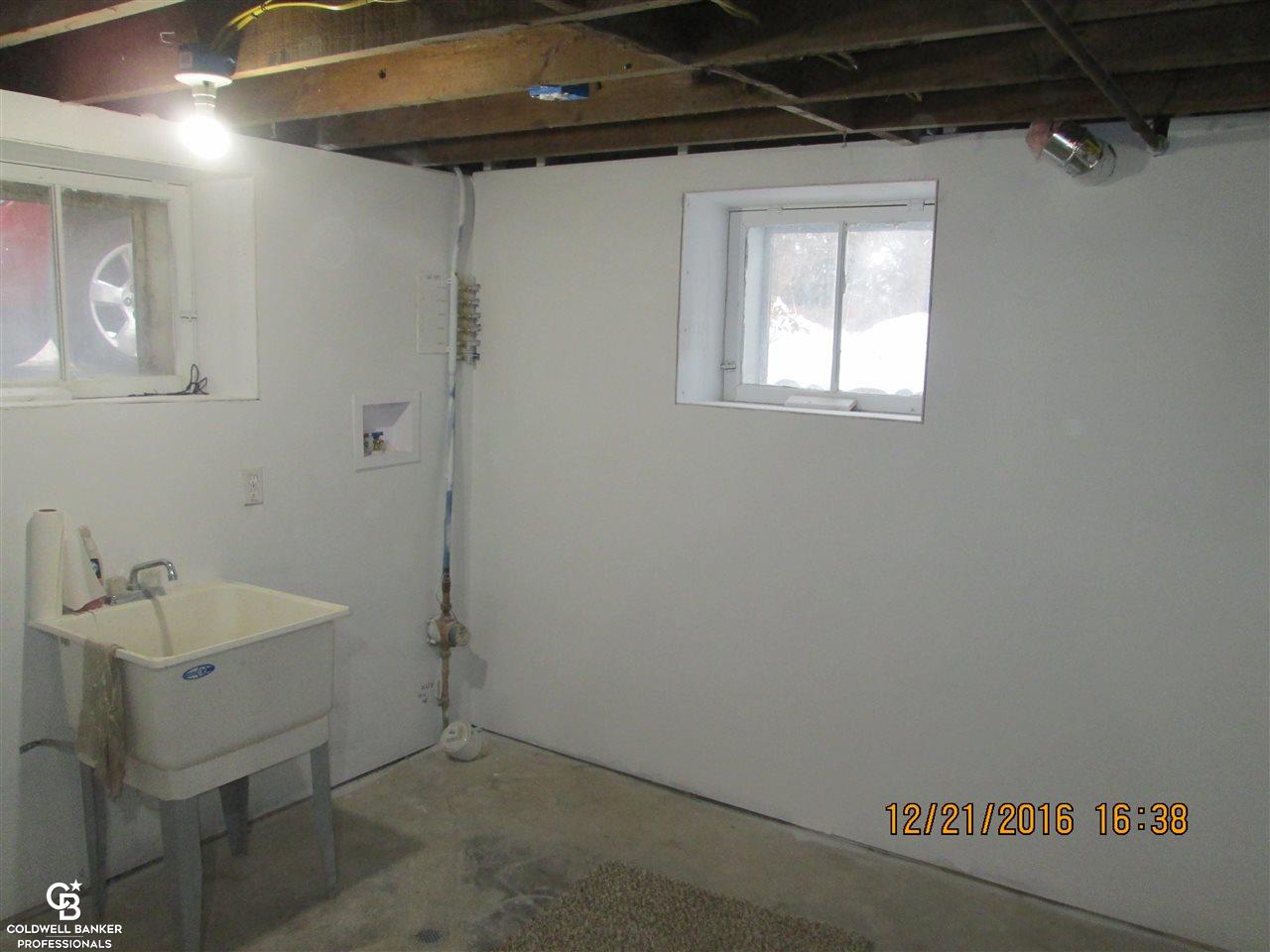 355 North Bailey Street Romeo, MI 48065 - Photo 44 of 47 31309688-43.JPG