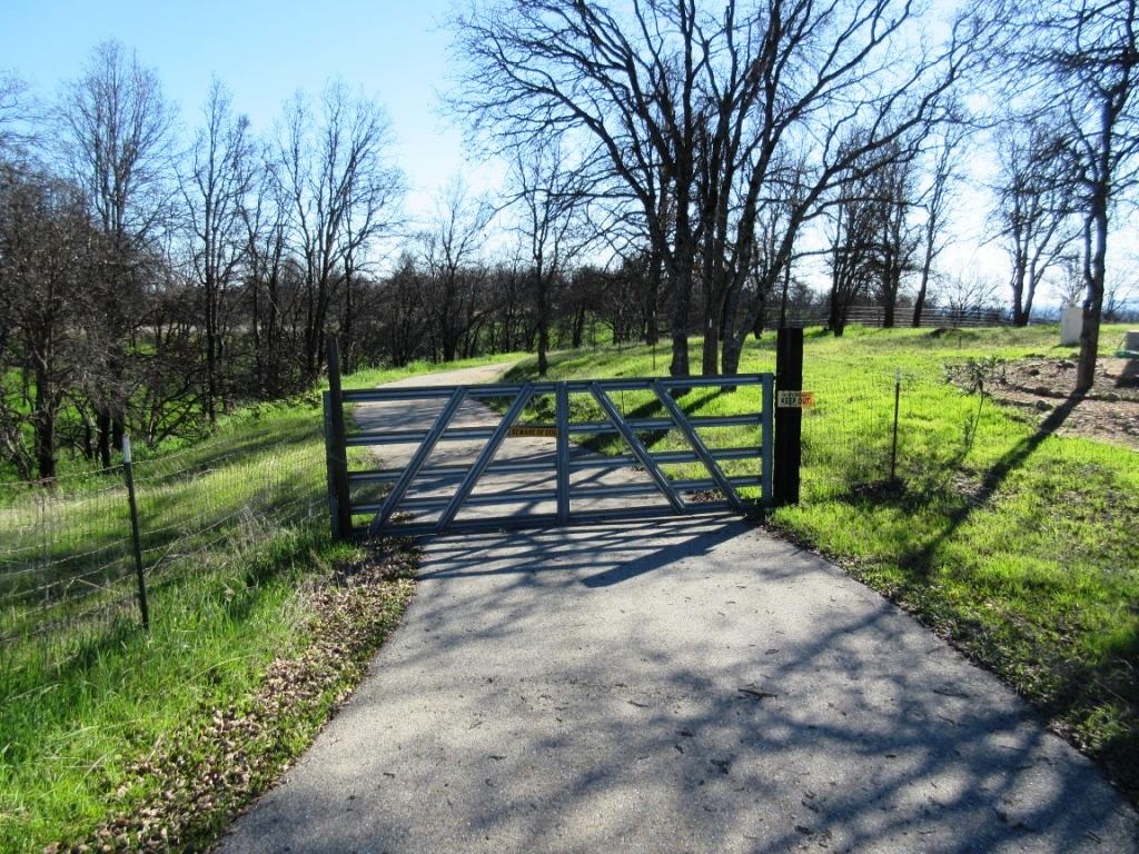 12753 Gas Point Road Igo, CA 96047 - Photo 4 of 40 IMG_0404