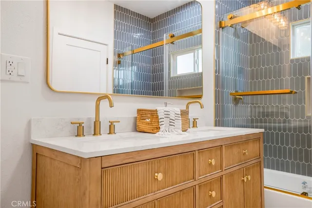 $798,000 | 1270 West 19th Street, Long Beach, CA 90810