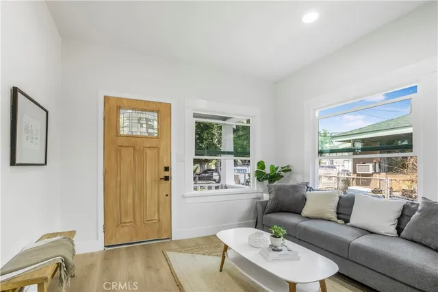 $798,000 | 1270 West 19th Street, Long Beach, CA 90810