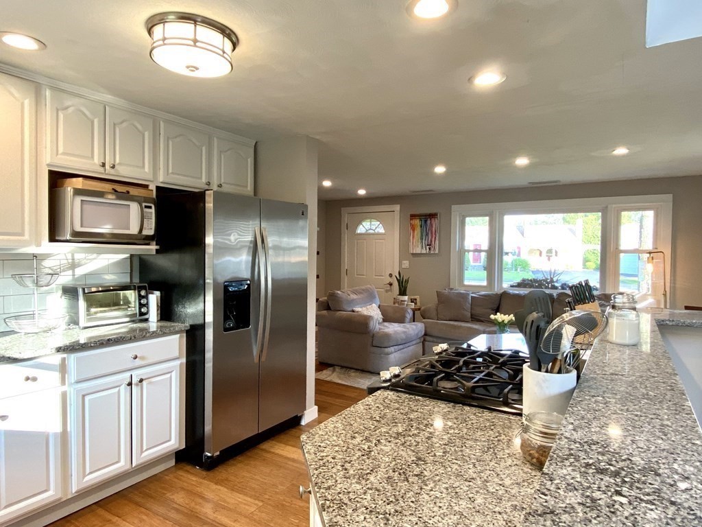 143 River Road Agawam, MA 01001 - Photo 2 of 27 Gallery Image 2