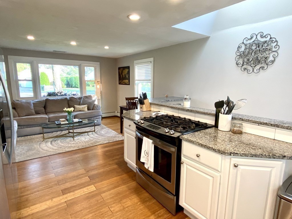 143 River Road Agawam, MA 01001 - Photo 4 of 27 Gallery Image 4