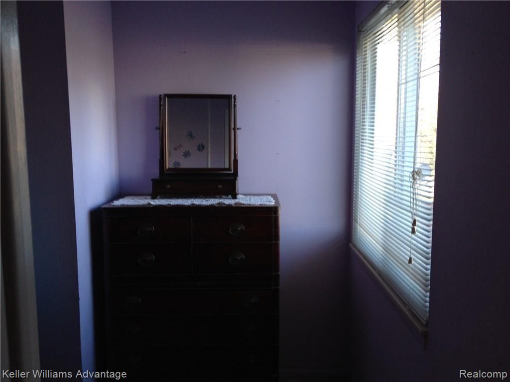 42733 Keystone Canton, MI 48187 - Photo 21 of 34 BEDROOM #2 HAS HUGE CLOSET WITH WINDOW AND SEPARATE DRESSER SPACE.