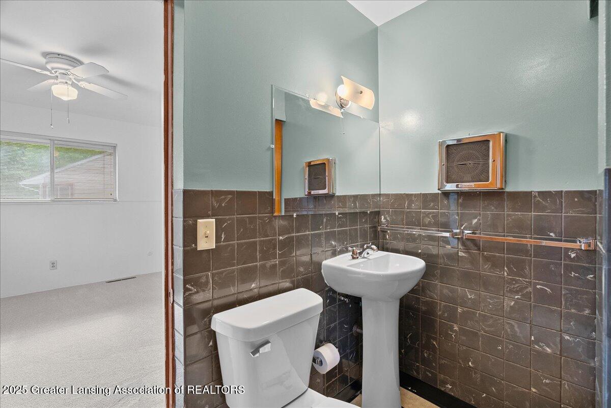 918 Bon Air Road Lansing, MI 48917 - Photo 22 of 44 33-Media Jett - 31