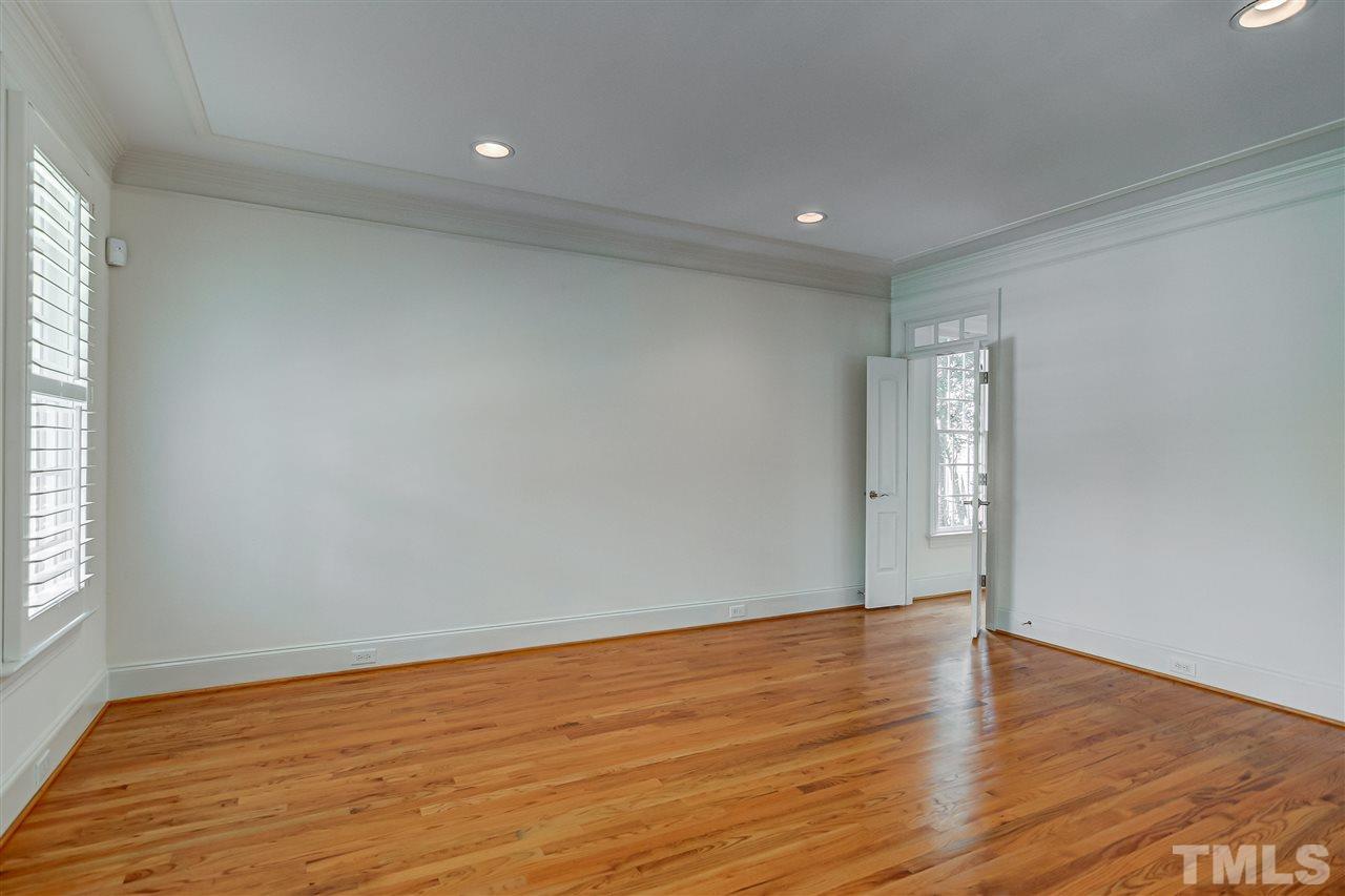 2306 Byrd Street Raleigh, NC 27608 - Photo 4 of 30