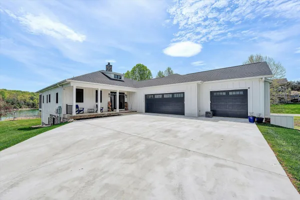 $1,350,000 | 1112 Coves End Road, Huddleston, VA 24104