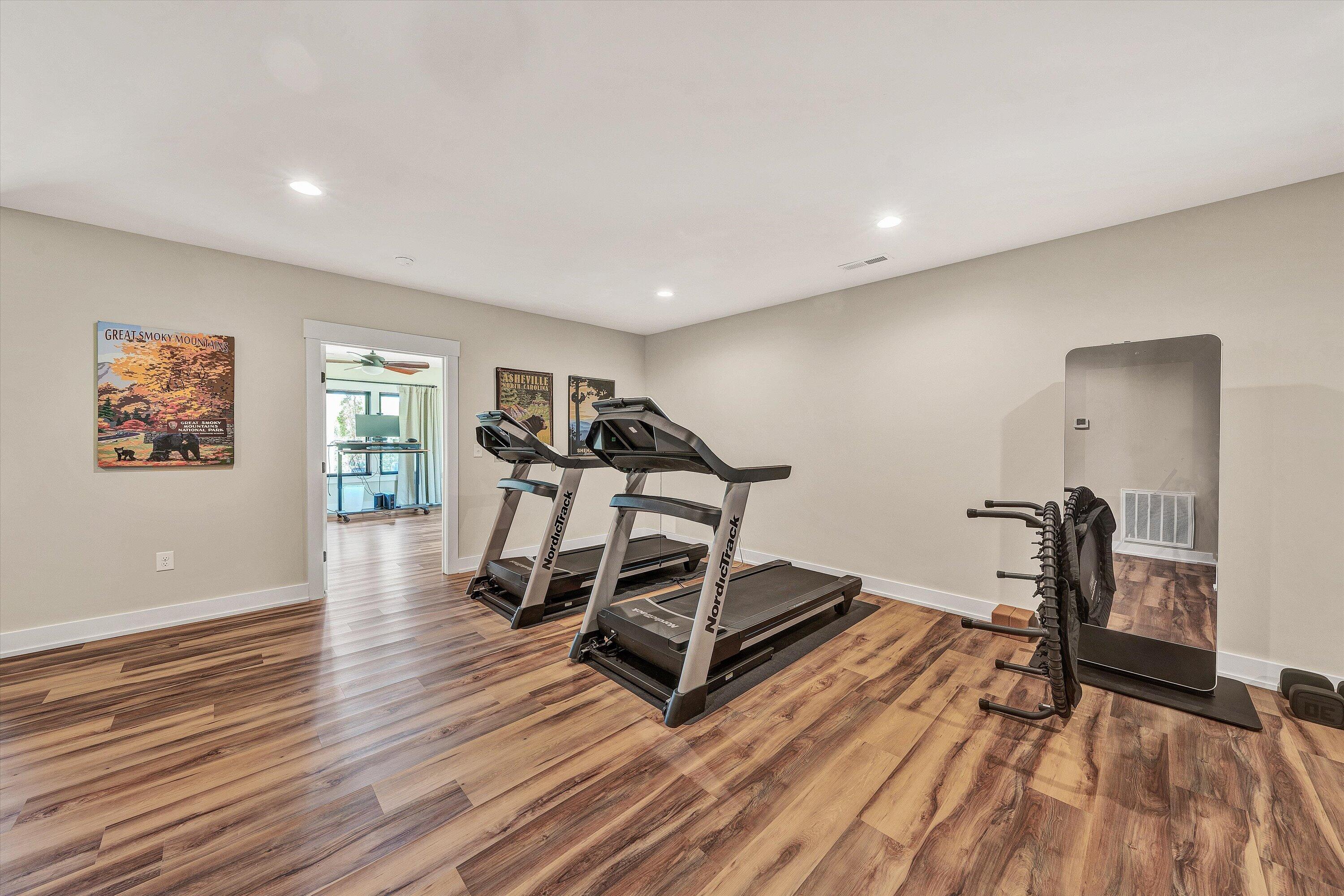 1112 Coves End Road Huddleston, VA 24104 - Photo 50 of 84 43-DSC00121