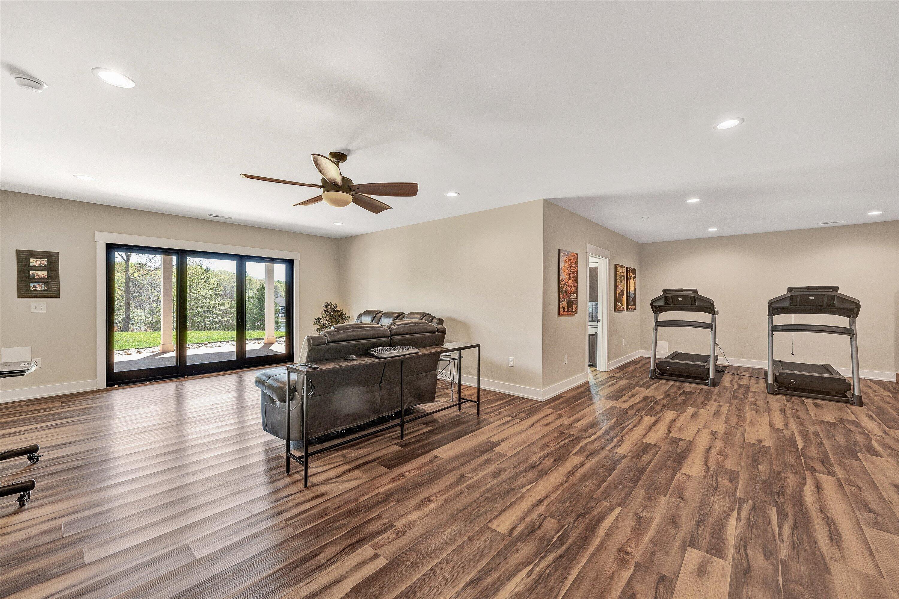 1112 Coves End Road Huddleston, VA 24104 - Photo 51 of 84 44-DSC00124