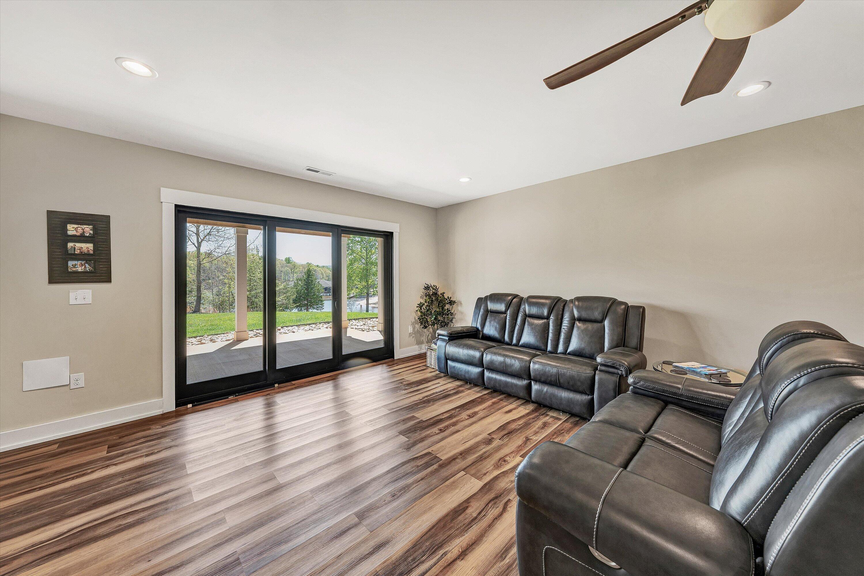 1112 Coves End Road Huddleston, VA 24104 - Photo 52 of 84 45-DSC00127