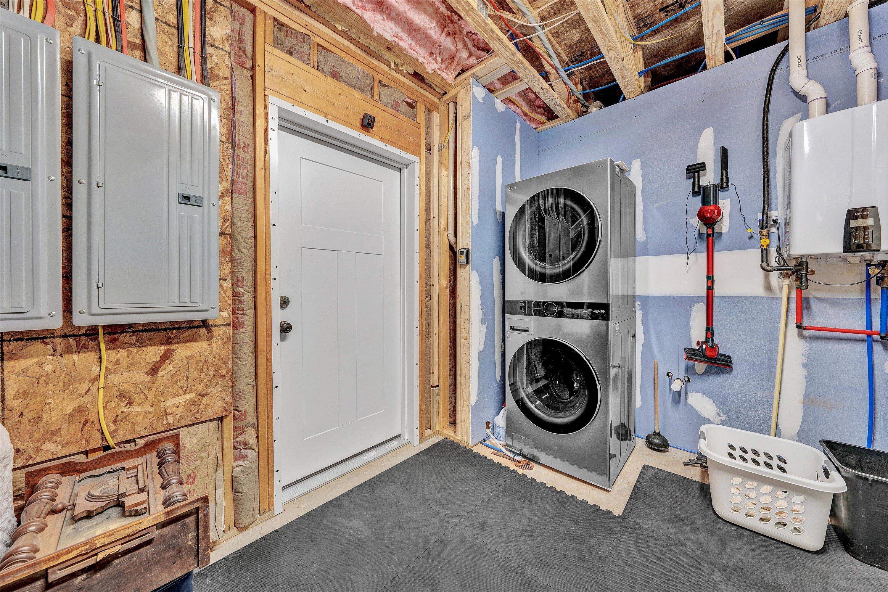 1112 Coves End Road Huddleston, VA 24104 - Photo 62 of 84 53-DSC00151