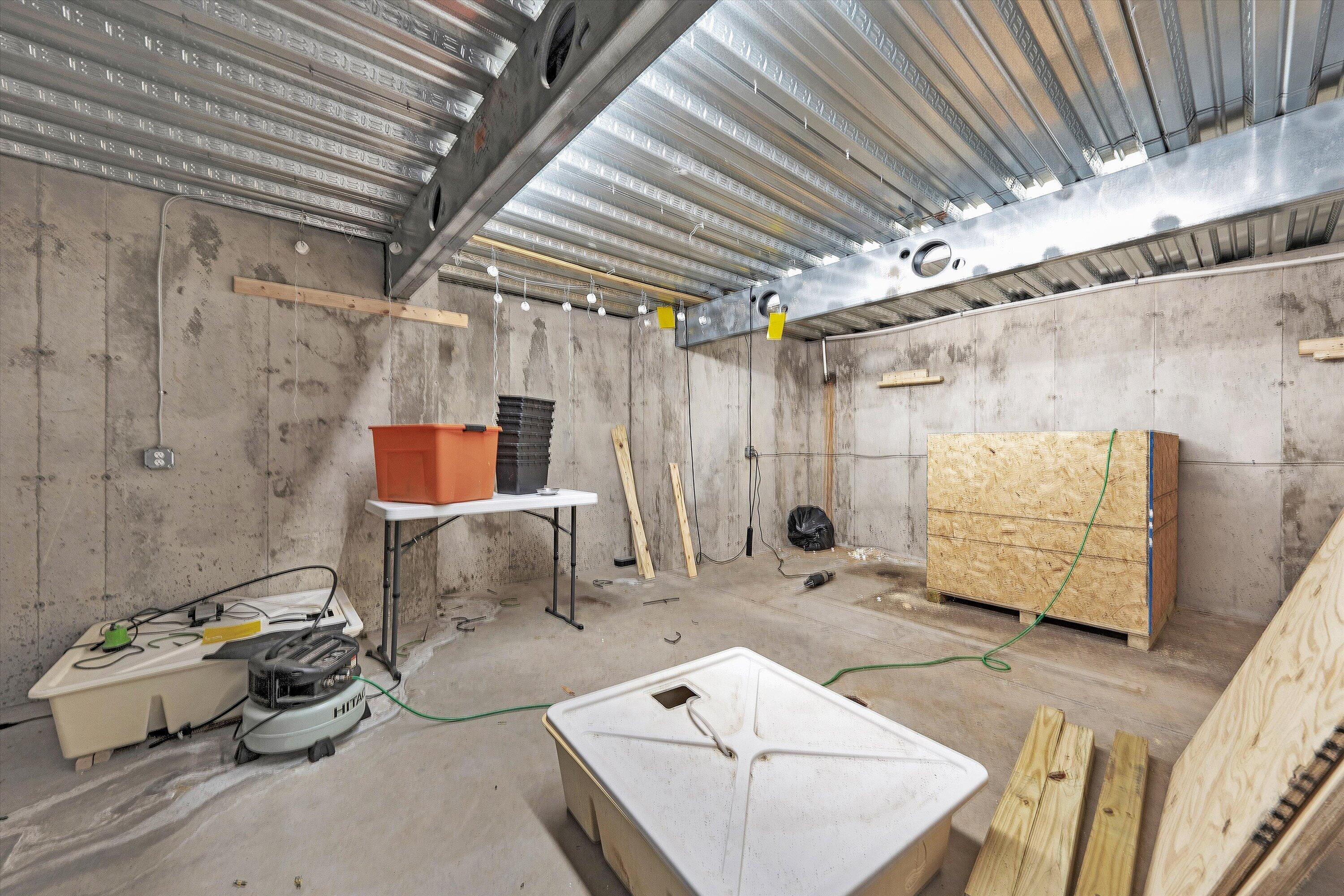 1112 Coves End Road Huddleston, VA 24104 - Photo 64 of 84 57-DSC00164