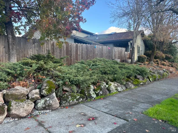 $979,000 | 1830 Mission Boulevard, Santa Rosa, CA 95409