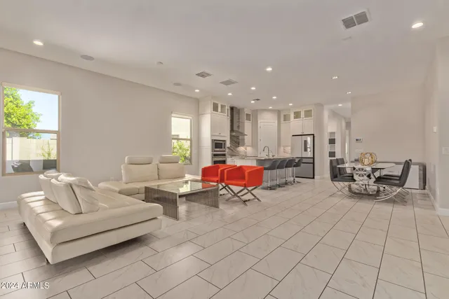 $5,000 | 18030 North 66th Place, Phoenix, AZ 85054