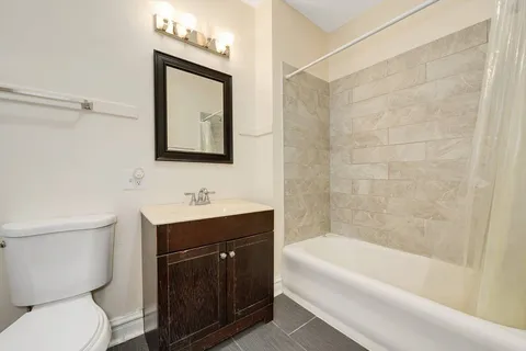 $2,100 | 3617 North Sawyer Avenue, Unit 1, Chicago, IL 60618