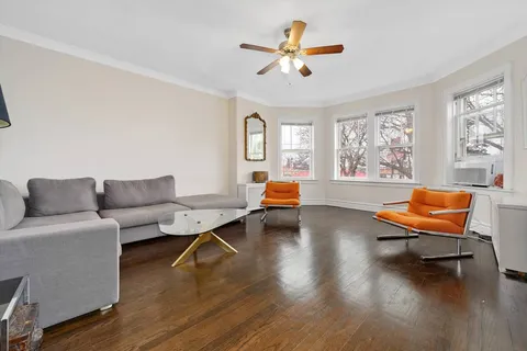 $2,100 | 3617 North Sawyer Avenue, Unit 1, Chicago, IL 60618