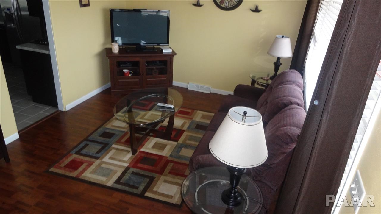 300 Devonshire Road Washington, IL 61571 - Photo 2 of 22 Gallery Image 2