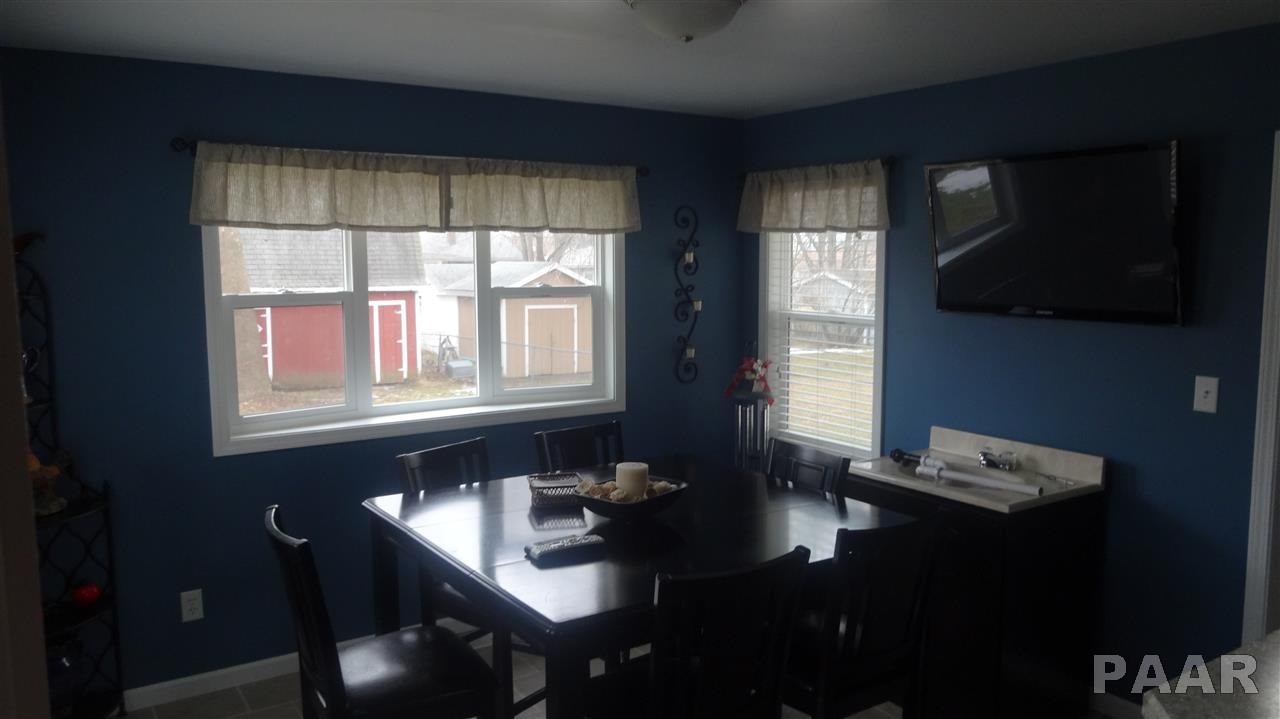 300 Devonshire Road Washington, IL 61571 - Photo 8 of 22 Gallery Image 8