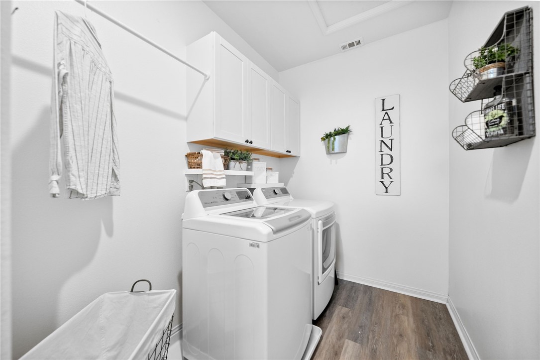 30154 Old Mill Road Menifee, CA 92584 - Photo 34 of 74 Laundry room